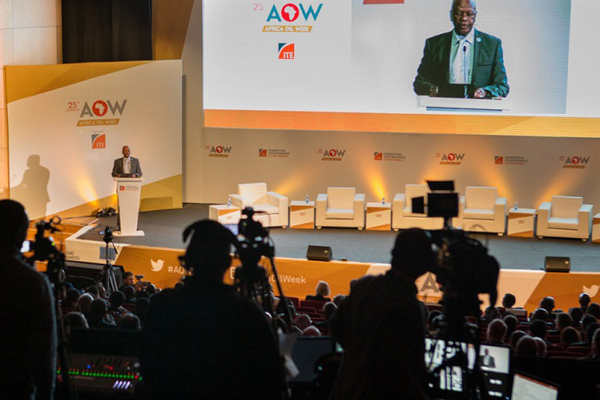 ϷǿնʯȻչ-ʯAfrica Oil Week1.jpg