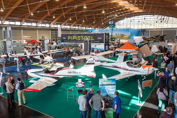 1688610834976170.jpg 德国腓特烈港航空展览会Aero Friedrichshafen1.jpg