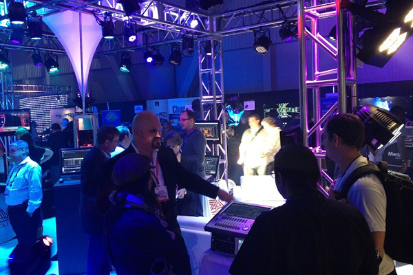 ˹ά˹̨ƹ⼰չLDI SHOW3.jpg