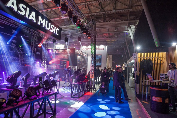 1689043908224050.jpg 俄罗斯莫斯科灯光舞台展览会Prolight+Sound2.jpg