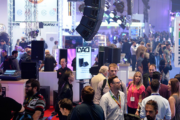 Ӣ׶صƹ̨չPLASA LONDON3.jpg