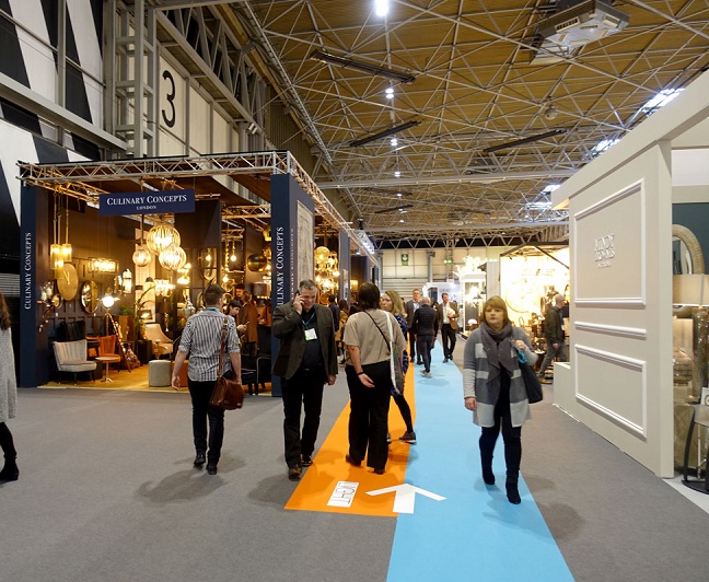 ӢҾ߼չJanuary Furniture Show1.jpg