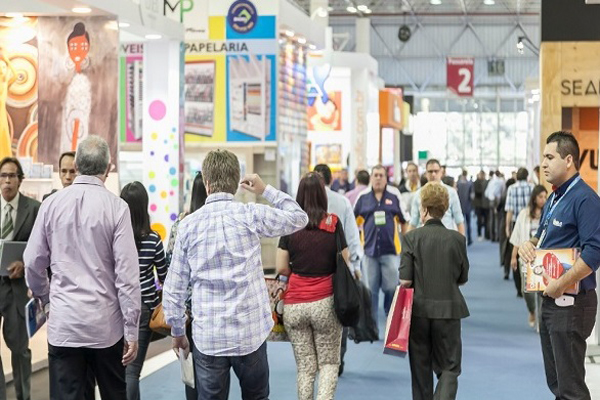 ʥľ߼칫ƷչOFFICE BRASIL1.jpg